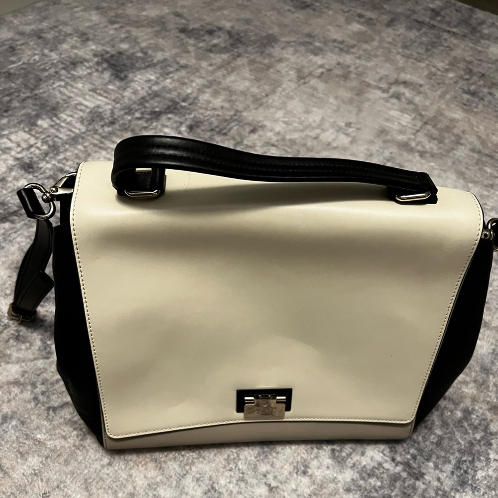Kate Spade colorblock purse with fold over latching closure - Picture 4 of 5